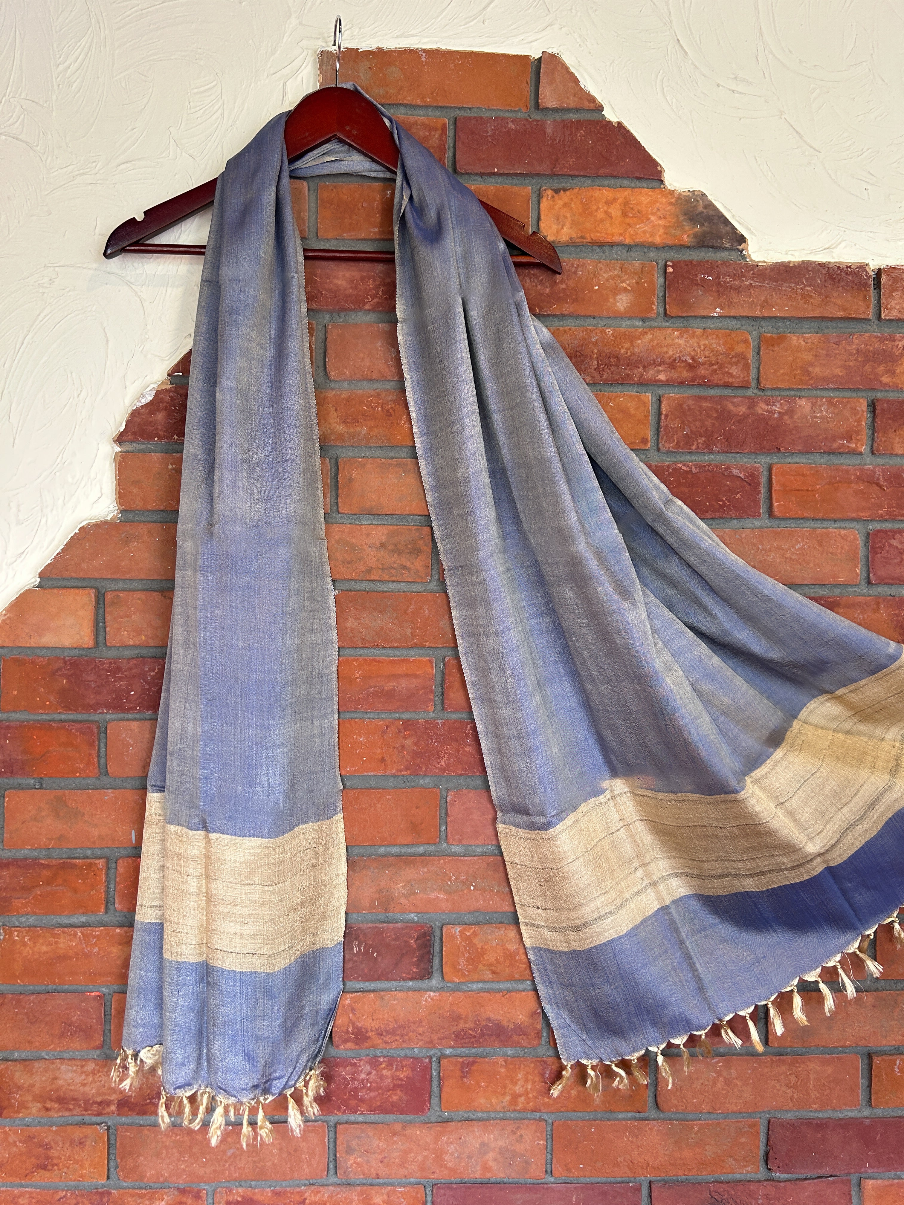 Banana silk stole