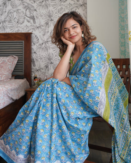Saumyaa saree