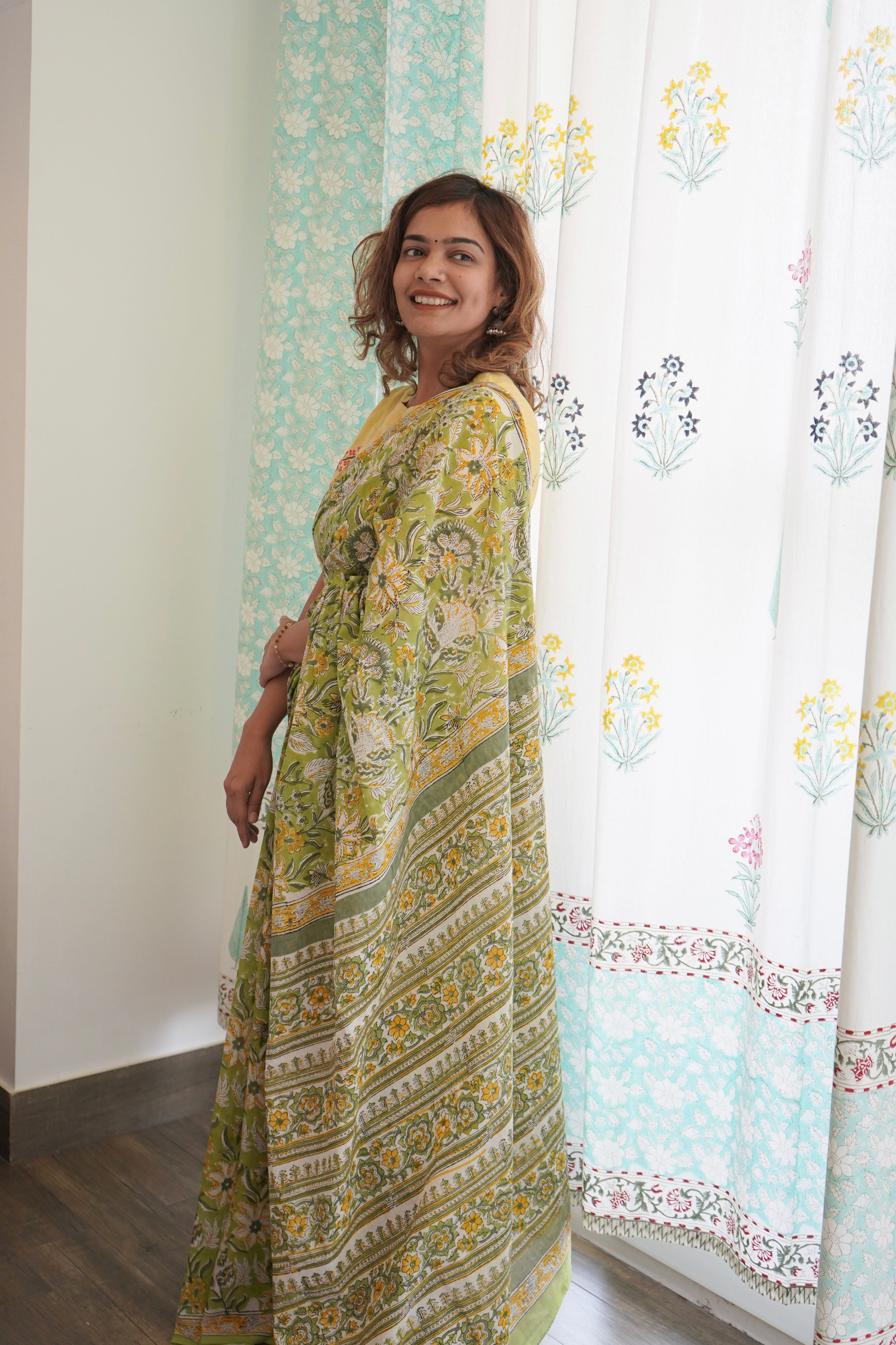 Anuragini saree